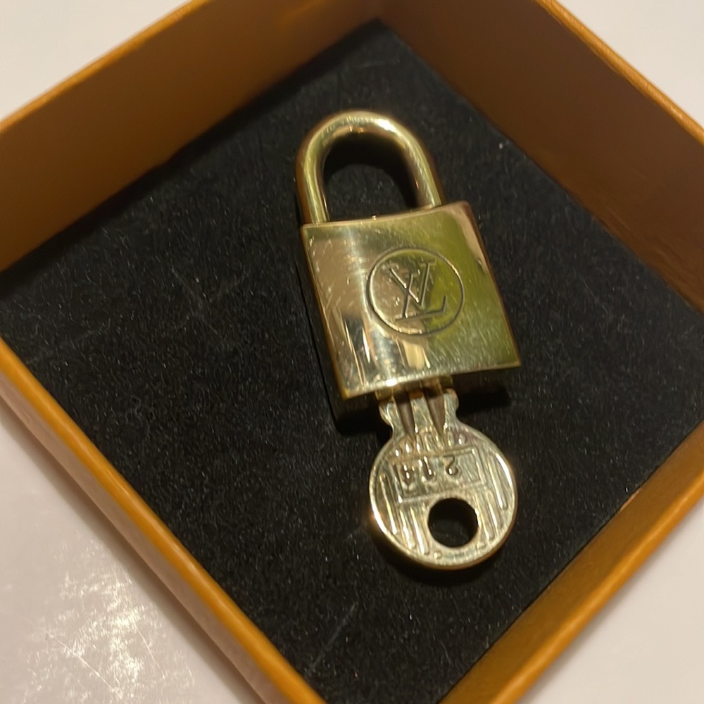 Happy”WIFE”LV Bundle #05 - Picture 4 of 9
